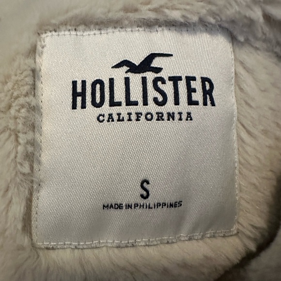 Hollister Off-White Fleece Outerwear - Picture 1 of 4